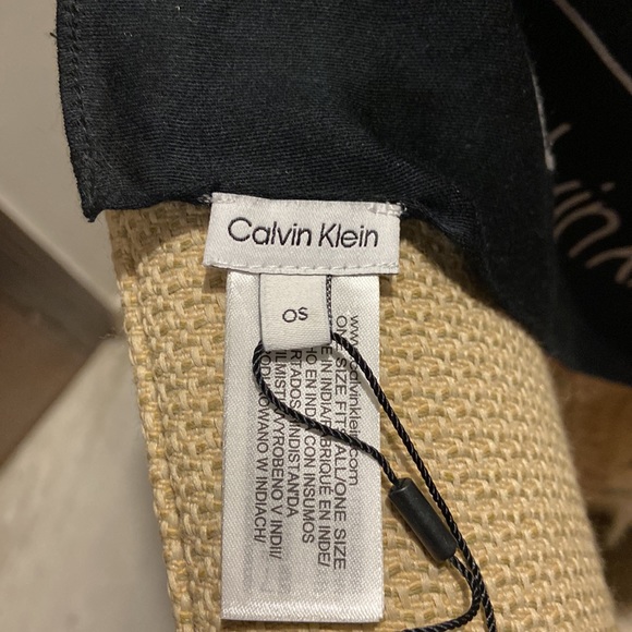 Calvin Klein big square scarf - Picture 3 of 8